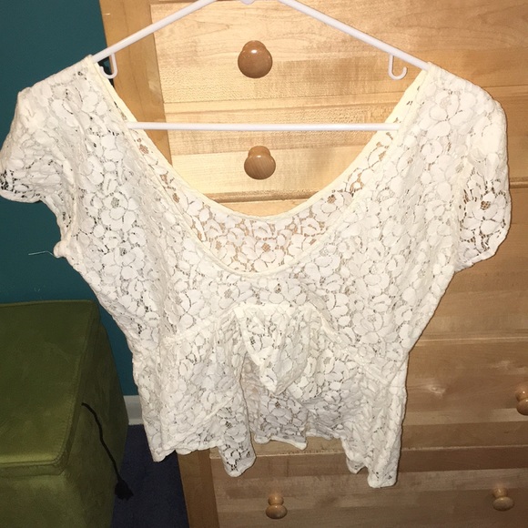 White lace flowery shirt - Picture 2 of 2